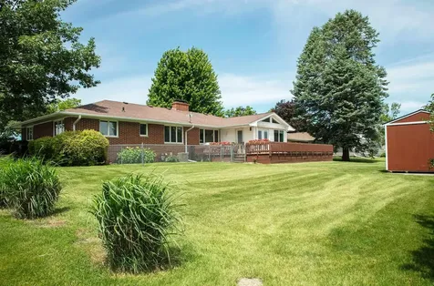 113 16th Street SW Waverly IA 50677