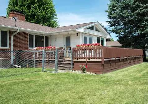 113 16th Street SW Waverly IA 50677