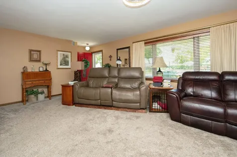 113 16th Street SW Waverly IA 50677