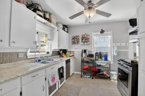 2211 W 3rd Street Waterloo IA 50701