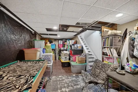 2211 W 3rd Street Waterloo IA 50701