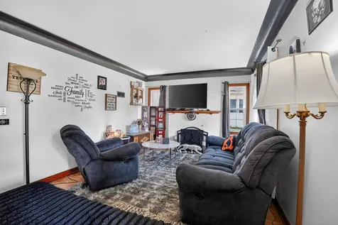 2211 W 3rd Street Waterloo IA 50701