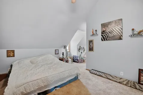 2211 W 3rd Street Waterloo IA 50701