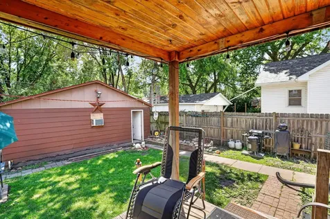 2211 W 3rd Street Waterloo IA 50701