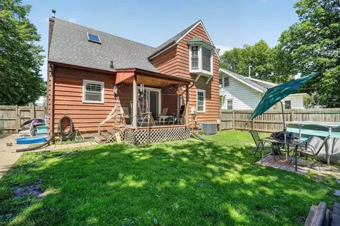 2211 W 3rd Street Waterloo IA 50701