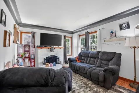 2211 W 3rd Street Waterloo IA 50701