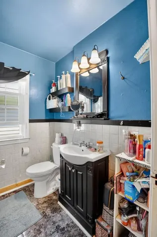 2211 W 3rd Street Waterloo IA 50701