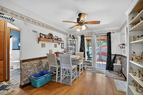 2211 W 3rd Street Waterloo IA 50701