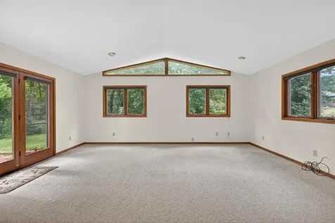 1925 Wembley Road Waterloo IA 50701