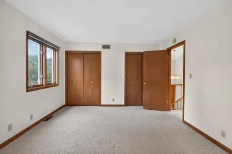 1925 Wembley Road Waterloo IA 50701