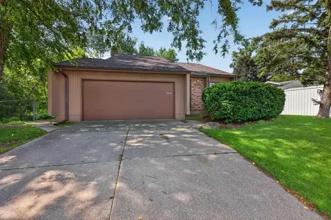 1925 Wembley Road Waterloo IA 50701