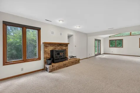 1925 Wembley Road Waterloo IA 50701