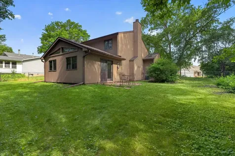 1925 Wembley Road Waterloo IA 50701