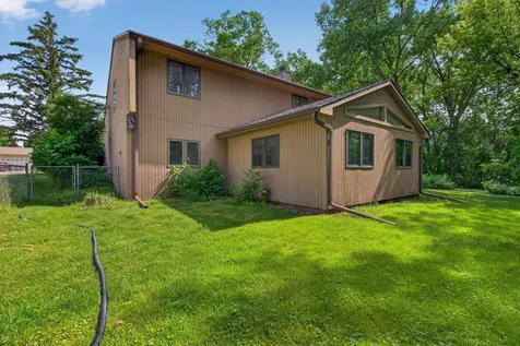 1925 Wembley Road Waterloo IA 50701