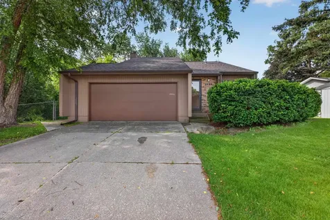 1925 Wembley Road Waterloo IA 50701