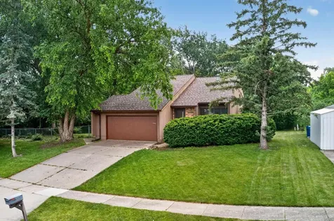 1925 Wembley Road Waterloo IA 50701
