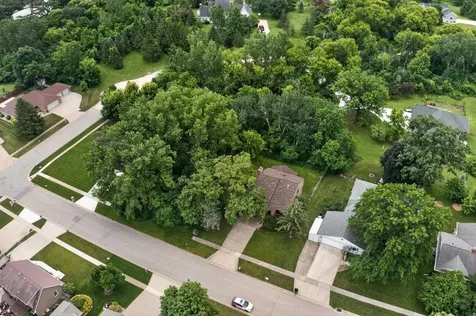 1925 Wembley Road Waterloo IA 50701