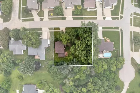 1925 Wembley Road Waterloo IA 50701