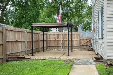 523 Archer Avenue Waterloo IA 50703