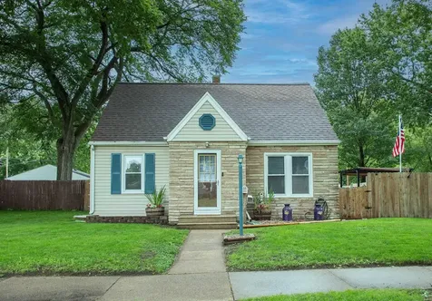 523 Archer Avenue Waterloo IA 50703