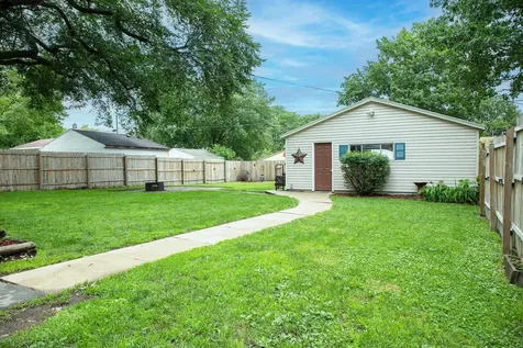 523 Archer Avenue Waterloo IA 50703