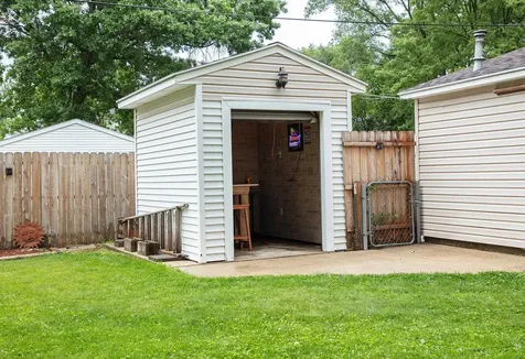 523 Archer Avenue Waterloo IA 50703