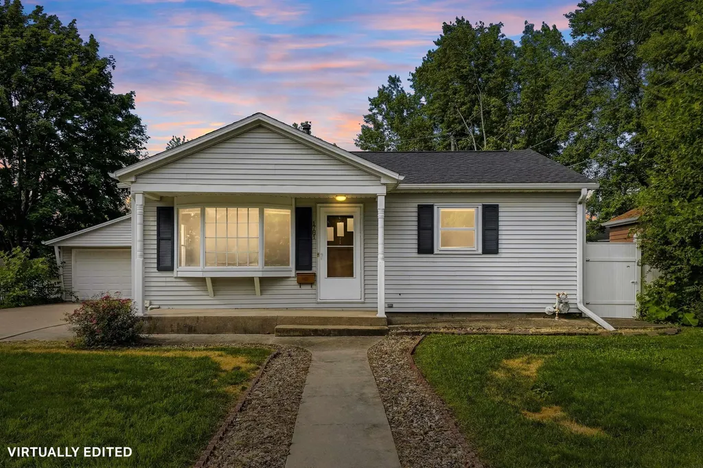 1781 Flower Street Waterloo IA 50701