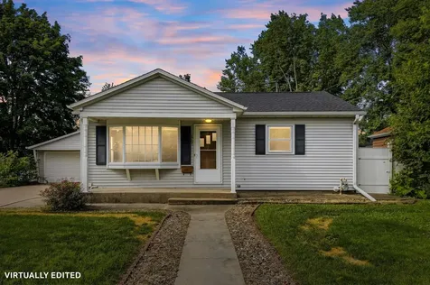1781 Flower Street Waterloo IA 50701