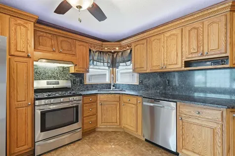 1781 Flower Street Waterloo IA 50701
