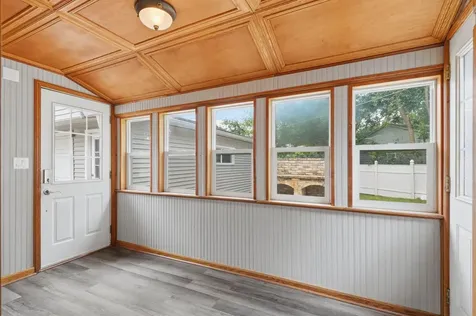 1781 Flower Street Waterloo IA 50701