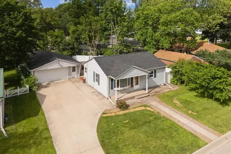 1781 Flower Street Waterloo IA 50701