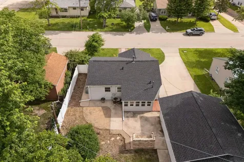1781 Flower Street Waterloo IA 50701
