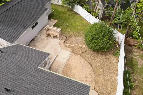 1781 Flower Street Waterloo IA 50701