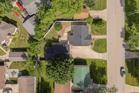 1781 Flower Street Waterloo IA 50701