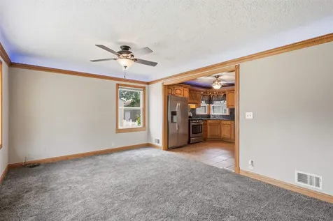 1781 Flower Street Waterloo IA 50701