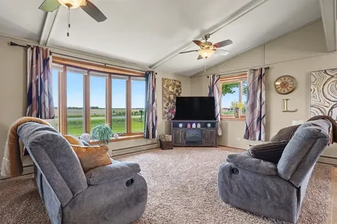 6160 W Mt. Vernon Road Cedar Falls IA 50613