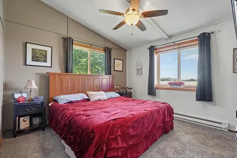 6160 W Mt. Vernon Road Cedar Falls IA 50613