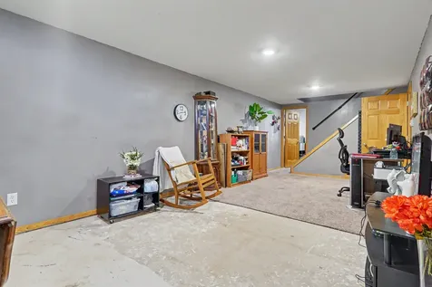 6160 W Mt. Vernon Road Cedar Falls IA 50613