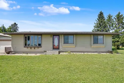 6160 W Mt. Vernon Road Cedar Falls IA 50613