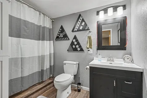 6160 W Mt. Vernon Road Cedar Falls IA 50613