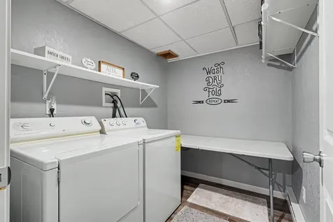 6160 W Mt. Vernon Road Cedar Falls IA 50613