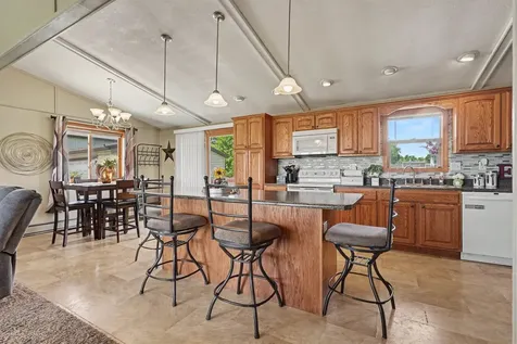 6160 W Mt. Vernon Road Cedar Falls IA 50613