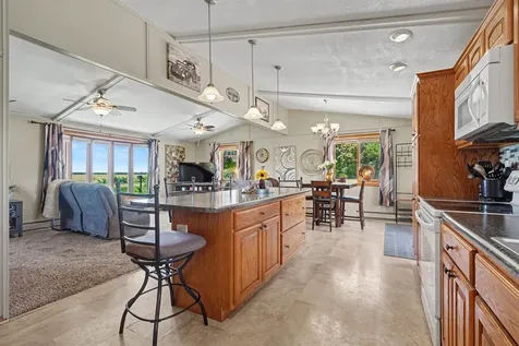 6160 W Mt. Vernon Road Cedar Falls IA 50613