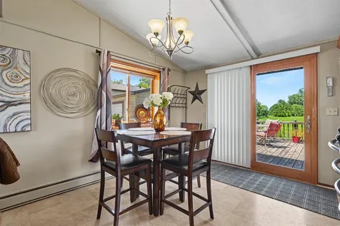 6160 W Mt. Vernon Road Cedar Falls IA 50613