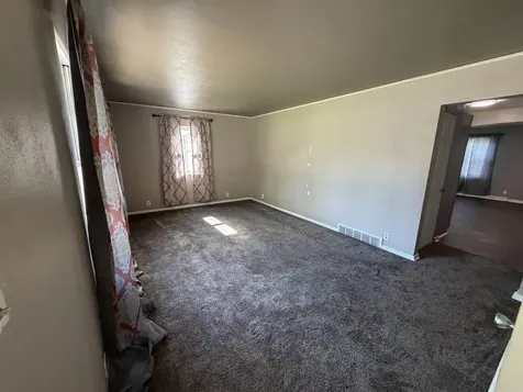 1128 Maynard Avenue Waterloo IA 50701