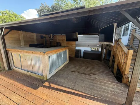 1128 Maynard Avenue Waterloo IA 50701