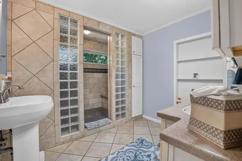 765 Prospect Boulevard Waterloo IA 50701