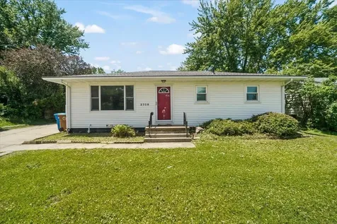 2708 Fairlane Avenue Waterloo IA 50702
