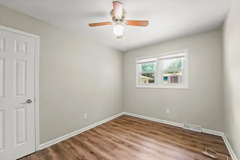 2708 Fairlane Avenue Waterloo IA 50702
