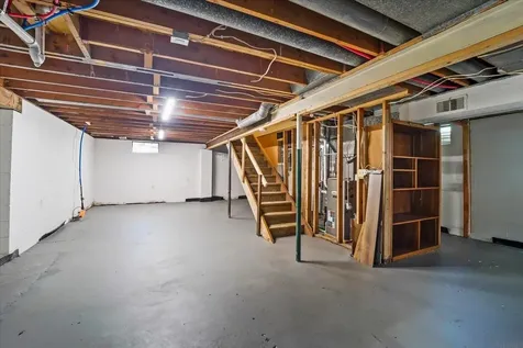 2708 Fairlane Avenue Waterloo IA 50702